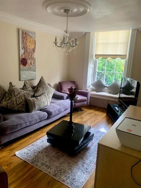 Central Spacious City Apartment Durham Ngoại thất bức ảnh